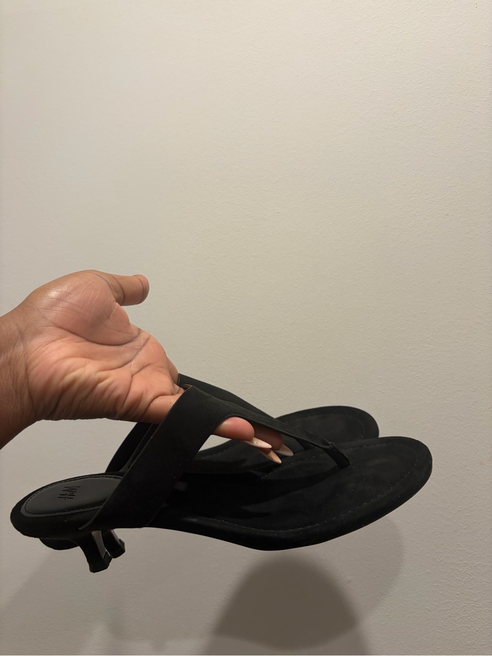 Women's Black Thong Sandals - Minimal Everyday Style